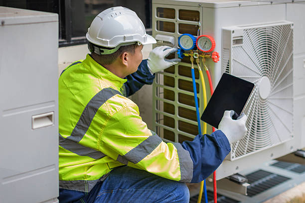 Professional Air Conditioning Repair technician working in Wheaton, IL